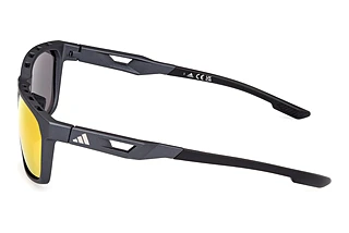 Widok z boku Adidas SP0101 (02L)