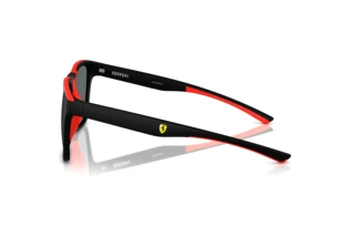 Widok z boku Ferrari Scuderia FZ6013D (504/81)