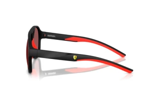 Widok z boku Ferrari Scuderia FZ6014U (504/1E)