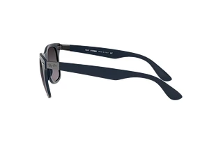 Widok z boku Ray-Ban WAYFARER LITEFORCE (RB4195 - 63318G)