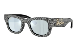 Widok z przodu Ray-Ban WAYFARER PUFFER (RB4940BP - 686530)